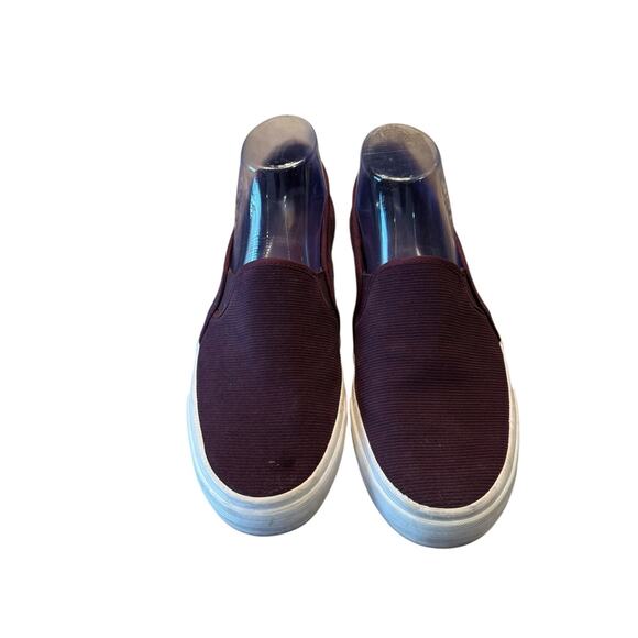 Keds Women’s Size 10 Burgundy Slip On Sneakers Cloth & Suede - Picture 1 of 6